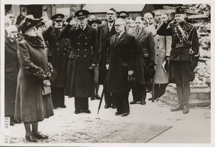 Prince Bernhard and members of the Dutch government in exile saluting Queen Wilhelmina