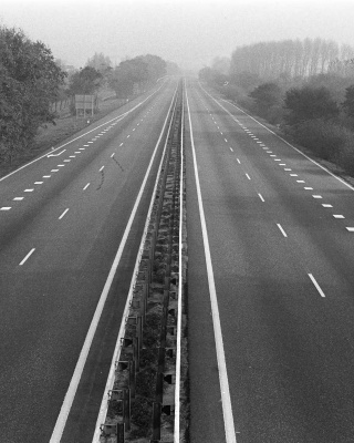 Lege snelwegen op de eerste autoloze zondag van 1973 (4 november).