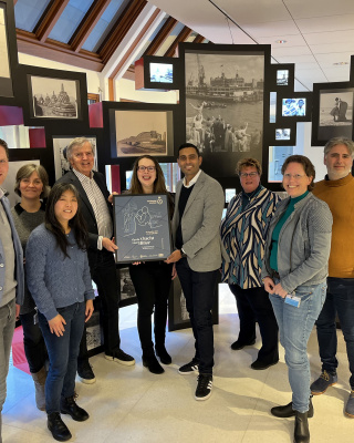 Medewerkers Open.nl en Nationaal Archief vieren partnerschap