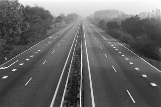 Lege snelwegen op de eerste autoloze zondag van 1973 (4 november).