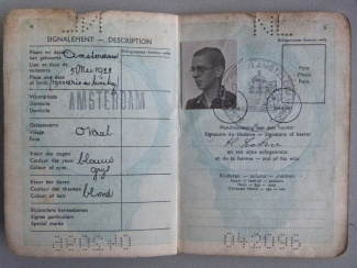 Paspoort van Henri Labrie